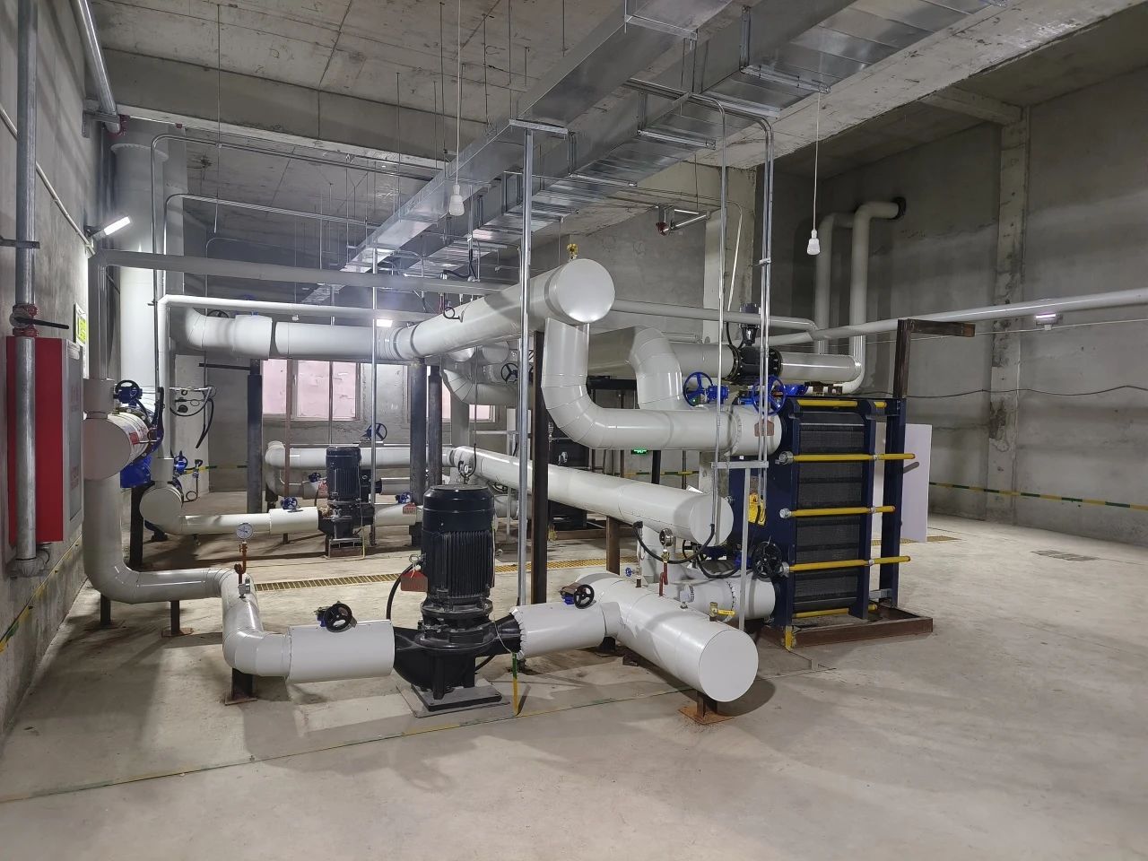 建投熱力八載回眸 新春共繪溫暖藍圖